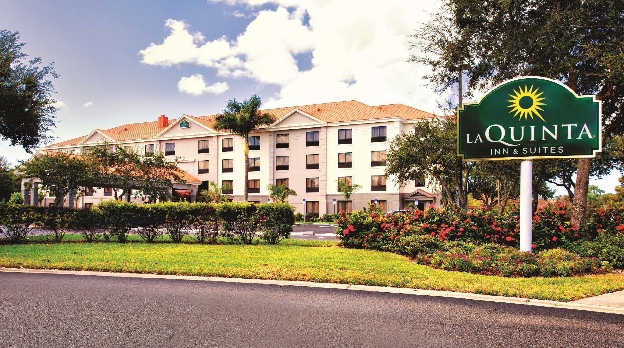 La Quinta By Wyndham Bonita Springs Naples North Hotel Exterior foto