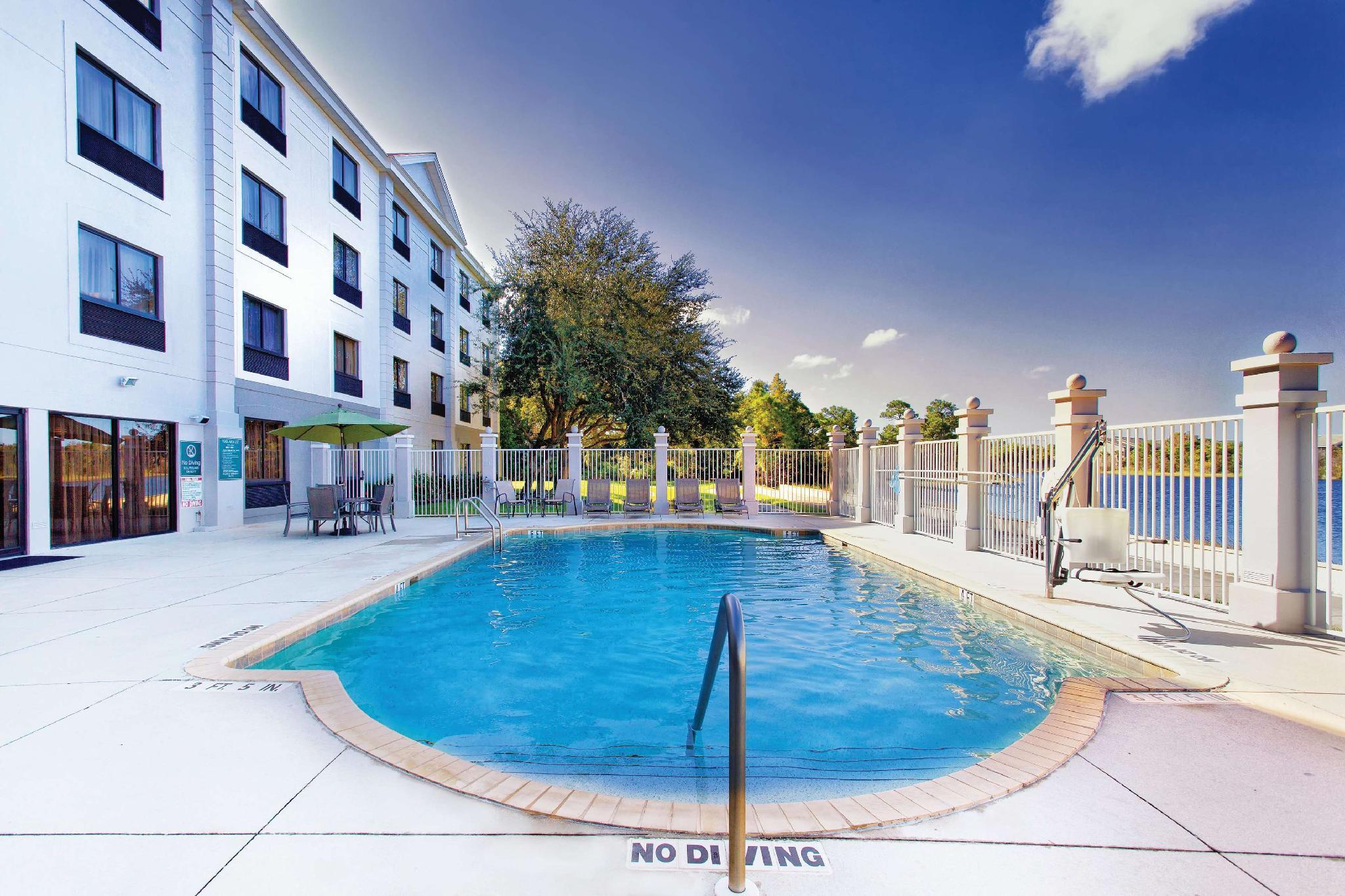 La Quinta By Wyndham Bonita Springs Naples North Hotel Exterior foto