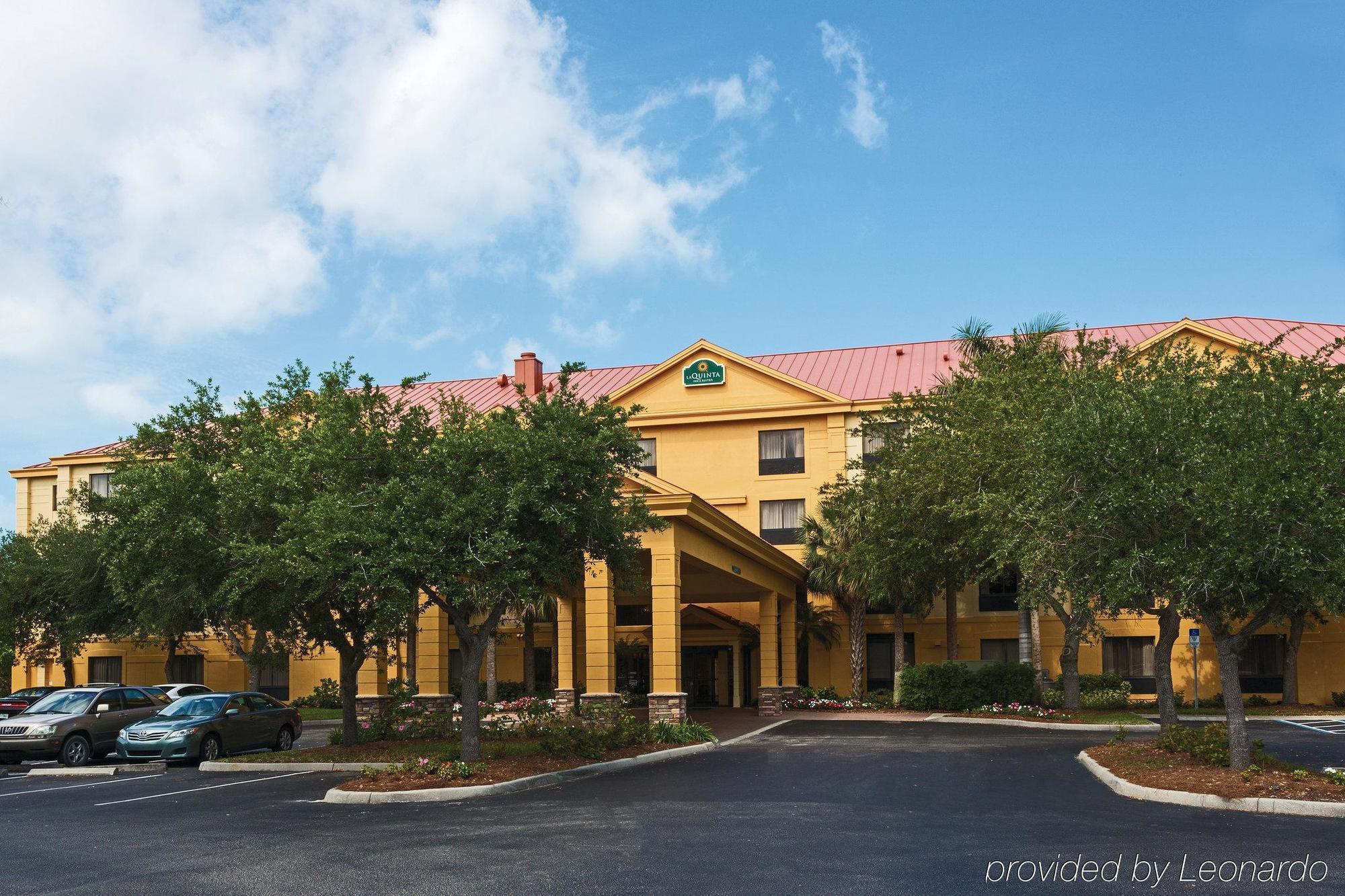 La Quinta By Wyndham Bonita Springs Naples North Hotel Exterior foto