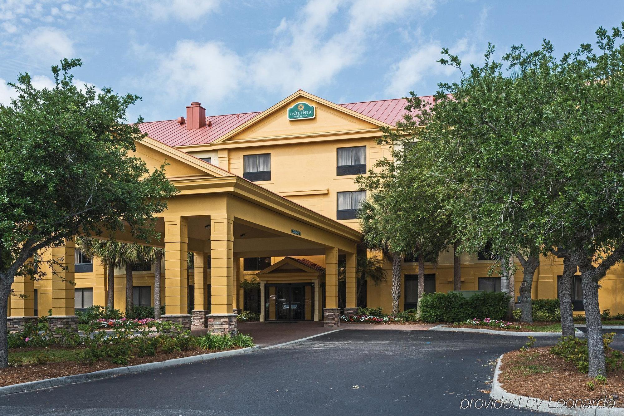 La Quinta By Wyndham Bonita Springs Naples North Hotel Exterior foto